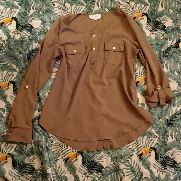 Miss Daisy Button Back Blouse - Picture 1 of 3